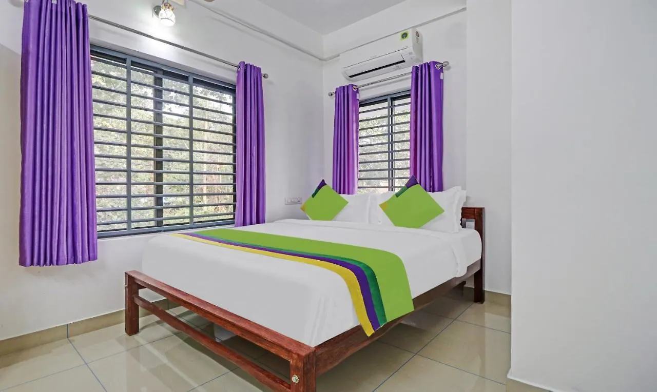 Nirupama,Hotel Aluva 700 Mtr From Aluva Railway Station Alwaye Hotel
