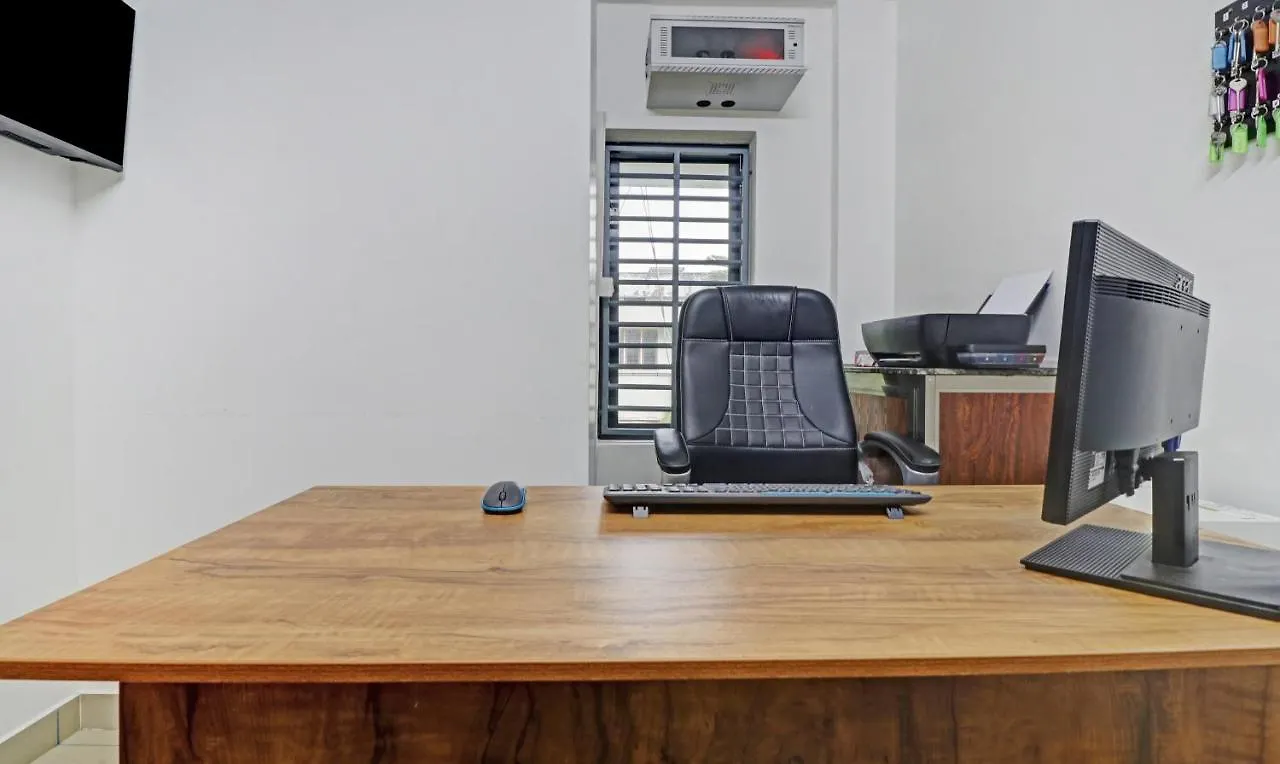 Nirupama,Hotel Aluva 700 Mtr From Aluva Railway Station Alwaye 3*,