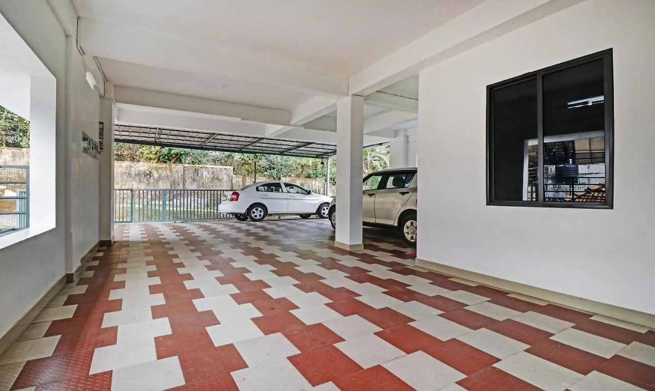Hotel Nirupama,Hotel Aluva 700 Mtr From Aluva Railway Station Alwaye