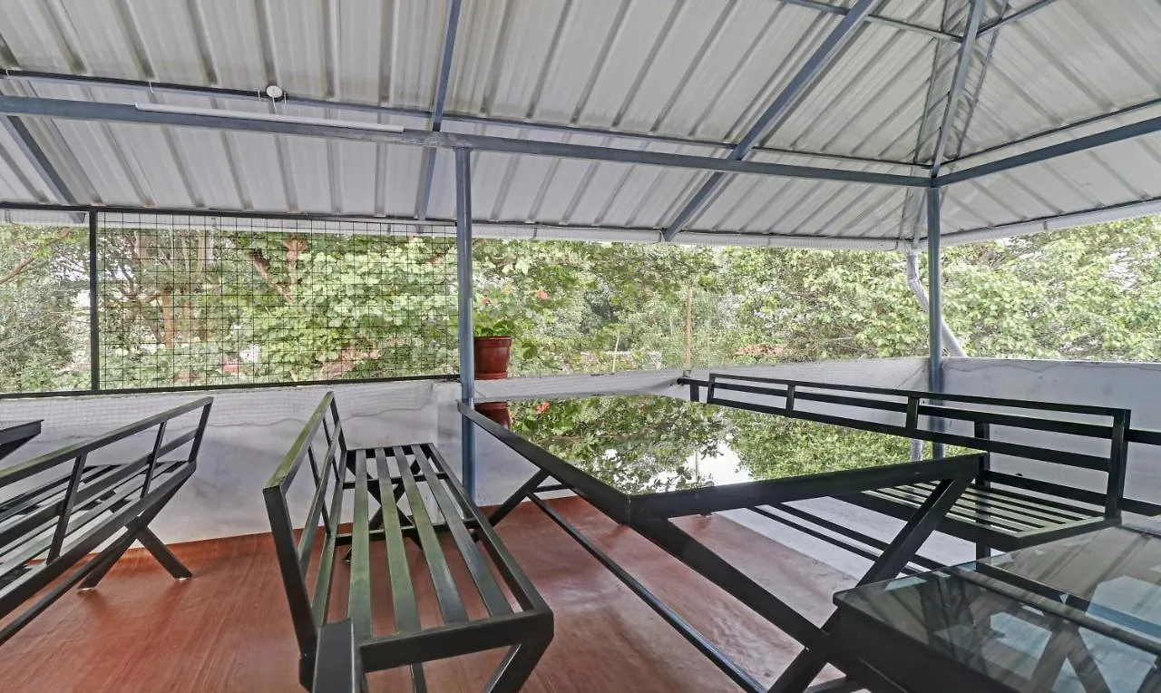 Nirupama,Hotel Aluva 700 Mtr From Aluva Railway Station Alwaye India