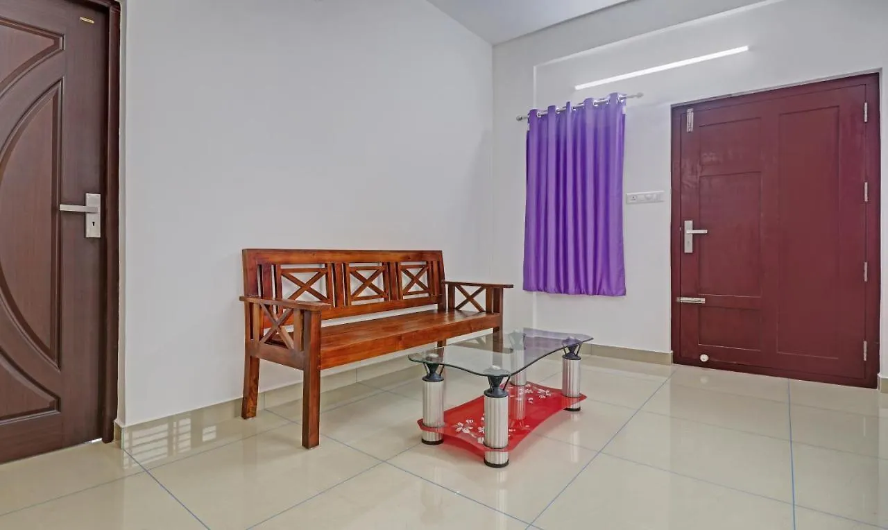 Nirupama,Hotel Aluva 700 Mtr From Aluva Railway Station Alwaye Hotel
