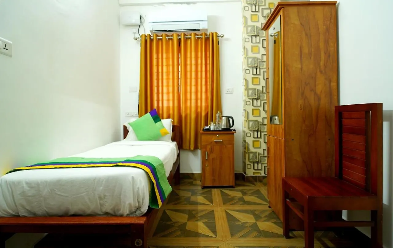 Nirupama,Hotel Aluva 700 Mtr From Aluva Railway Station Alwaye India