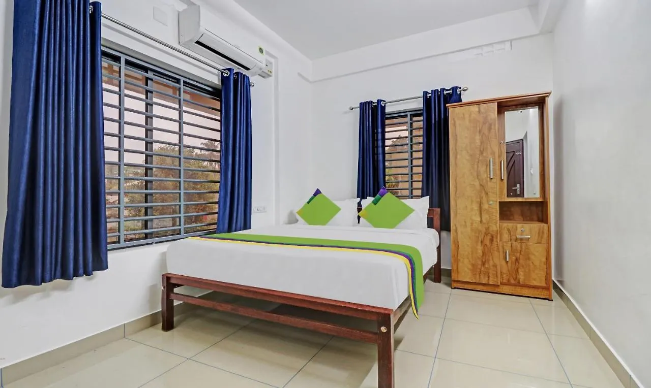 *** Hotel Nirupama,Hotel Aluva 700 Mtr From Aluva Railway Station Alwaye India