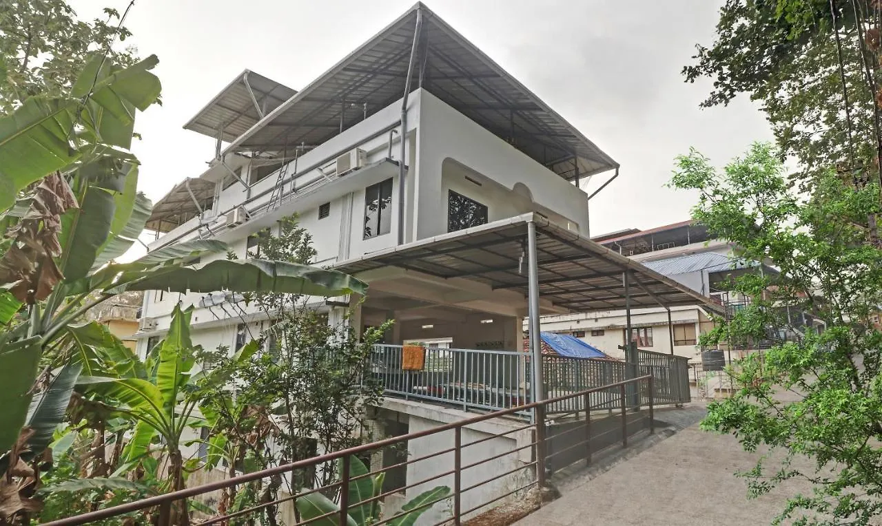 Hotel Nirupama,Hotel Aluva 700 Mtr From Aluva Railway Station Alwaye