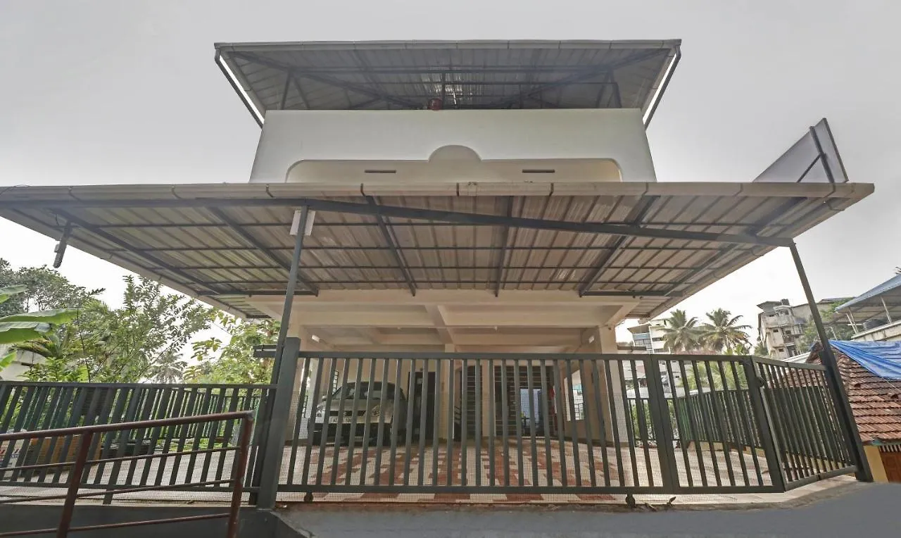 Nirupama,Hotel Aluva 700 Mtr From Aluva Railway Station Alwaye Szálloda