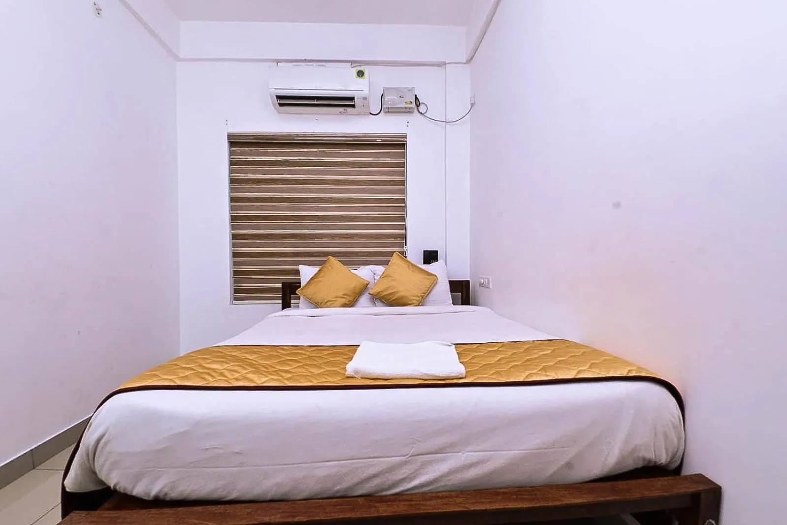 Hotel Nirupama,Hotel Aluva 700 Mtr From Aluva Railway Station Alwaye