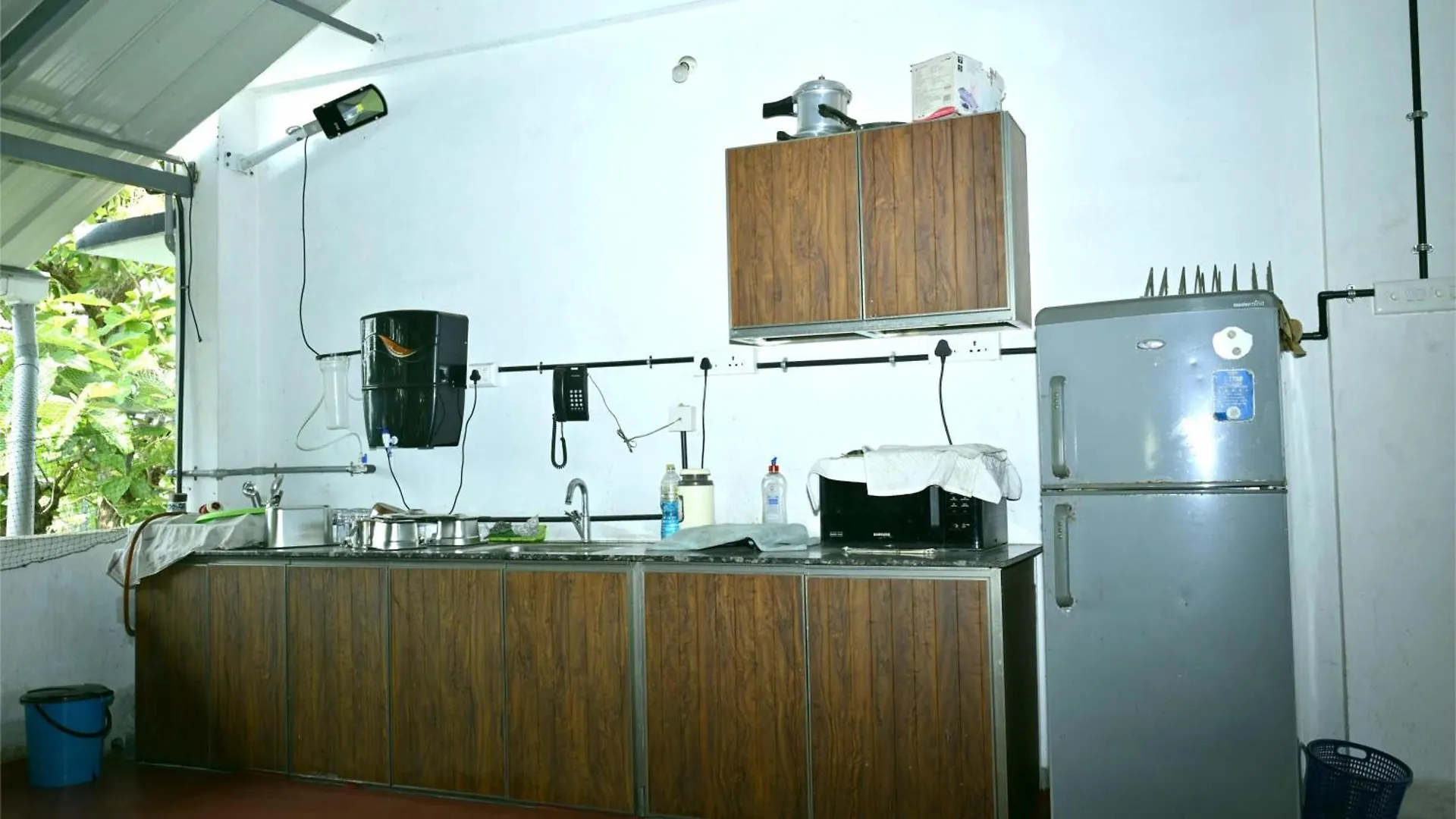Nirupama,Hotel Aluva 700 Mtr From Aluva Railway Station Alwaye 3*,  India